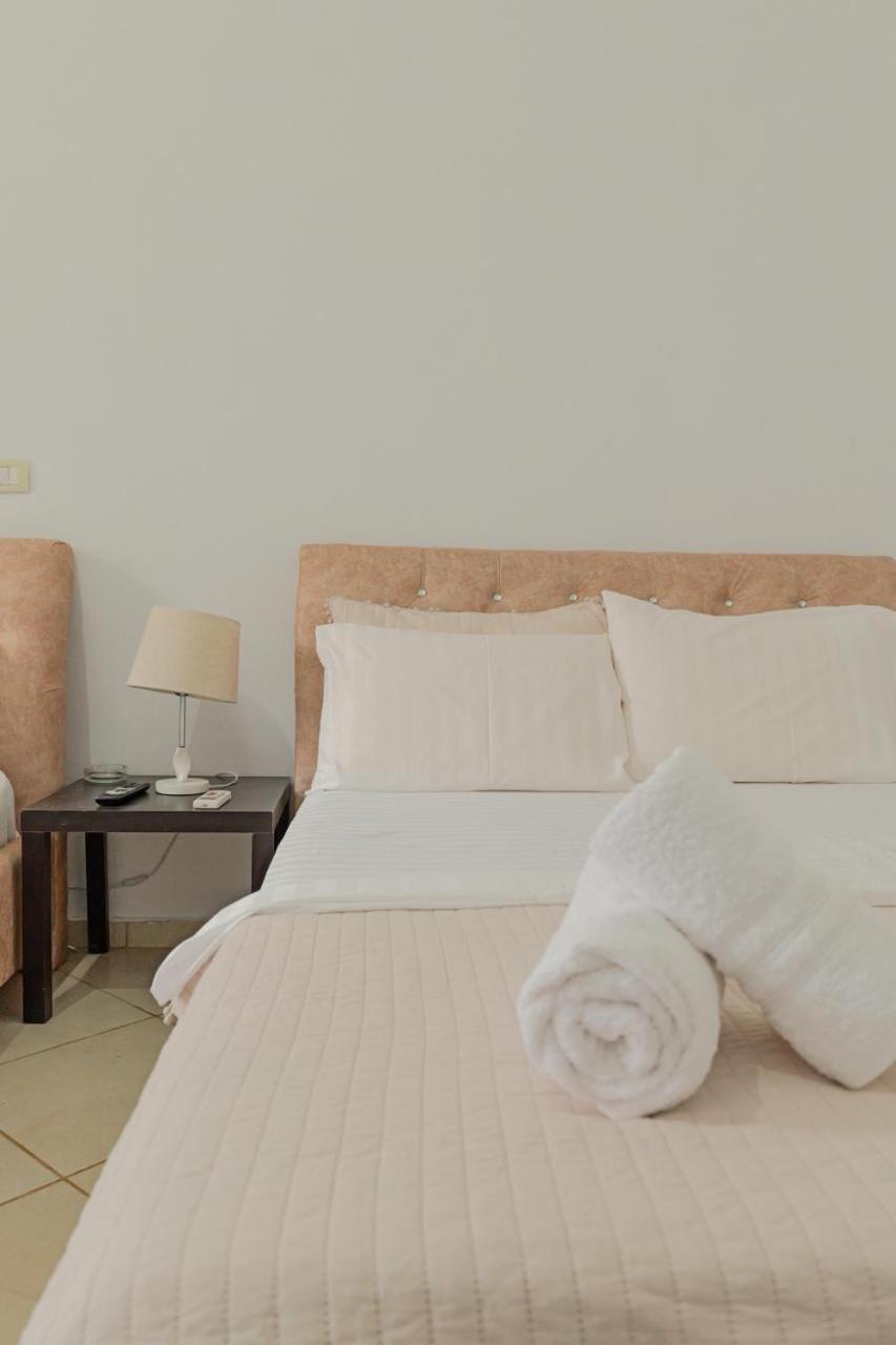 Sunflower Hotel Εξαμίλιο Εξωτερικό φωτογραφία